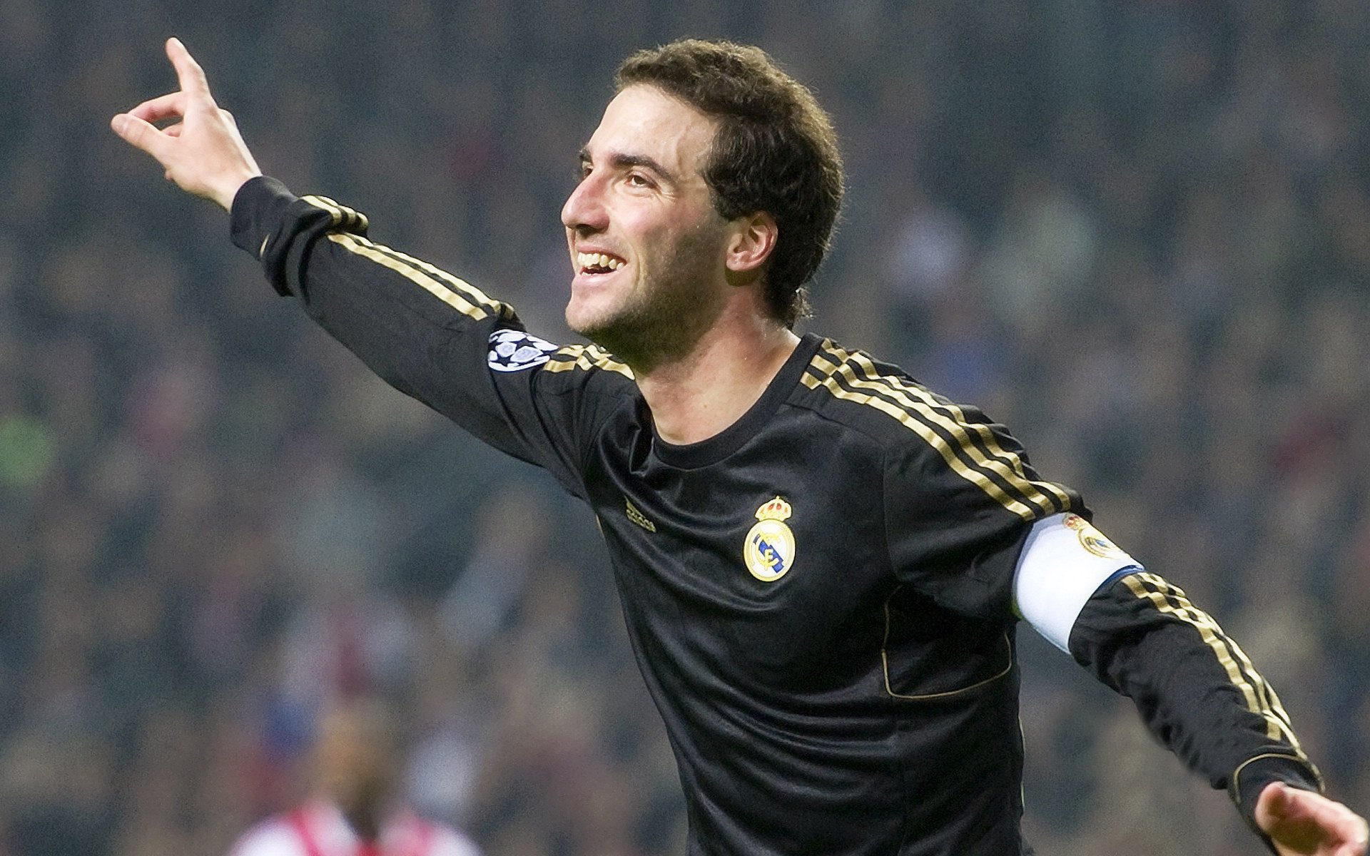 “豪车极速：性能与美学的极致表现”，豪车欣赏